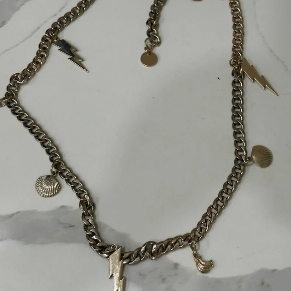 Mixed-metal chunky charm necklace lightning bolts, bananas and shells - Picture 5 of 8